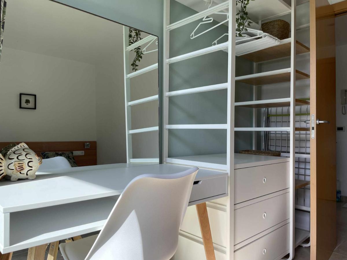Solarium Con Terraza A 5 Minutos De La Playa Apartment Girona Luaran gambar
